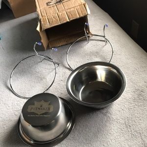 Dog bowls. Set of two with hooks for crate. Stainless steel, 20 oz capacity